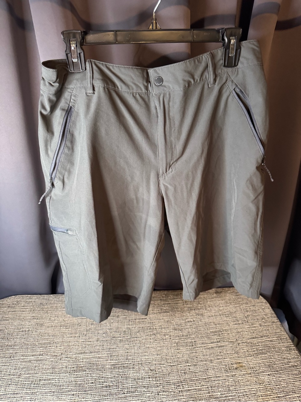Columbia Men's Olive Green Hybrid Cargo Shorts